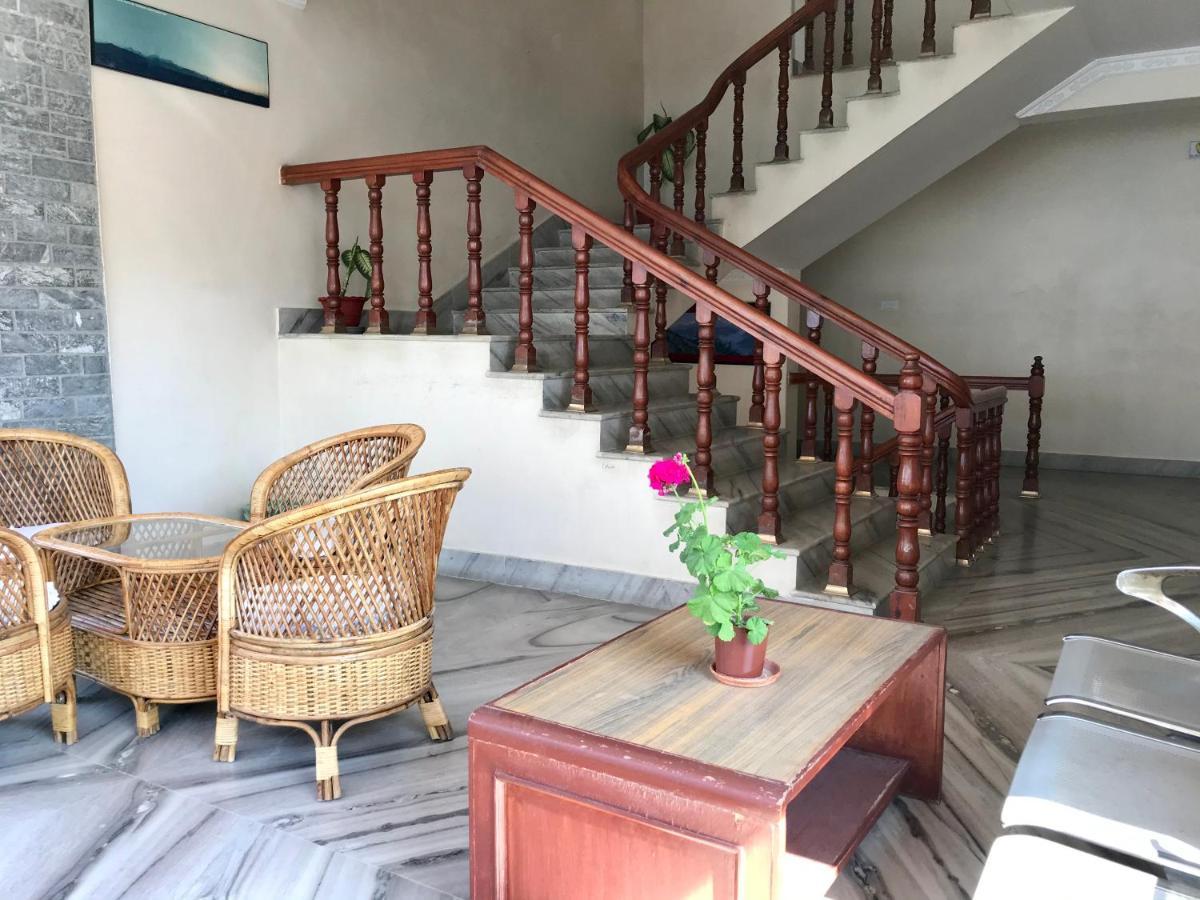 Hotel Asia Pokhara Exteriör bild