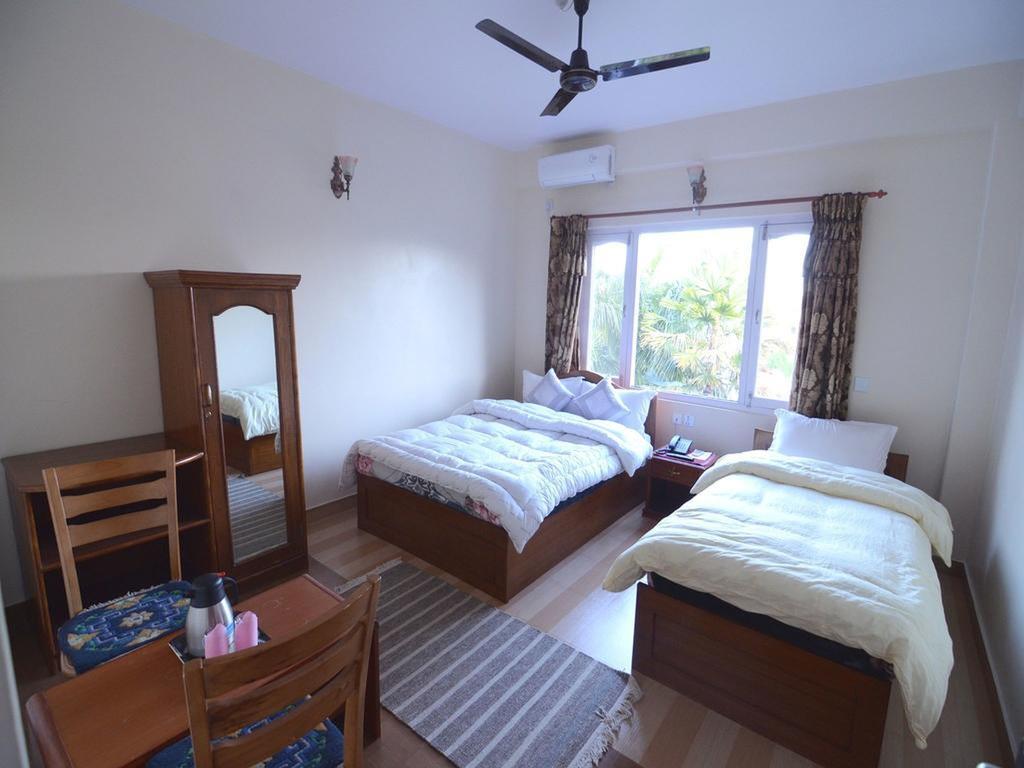 Hotel Asia Pokhara Exteriör bild