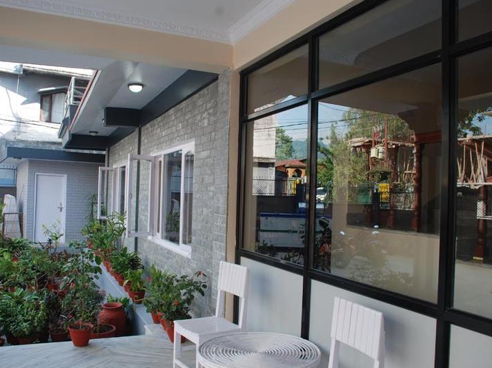 Hotel Asia Pokhara Exteriör bild